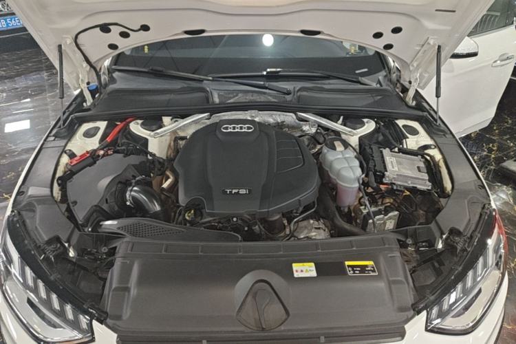 Used Audi A4L 2022 40 TFSI Fashion Dynamic Model Engine Bay