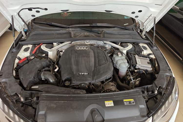 Used Audi A4L 2022 40 TFSI Luxury Dynamic Model Engine Bay