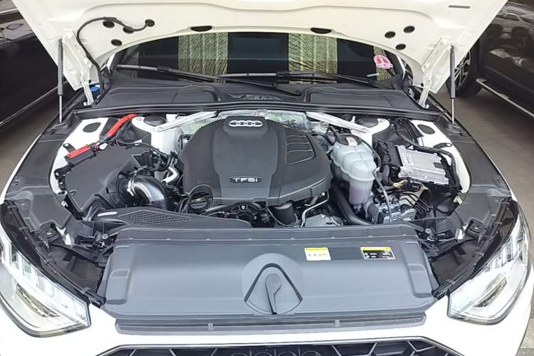 Used Audi A4L 2022 40 TFSI Luxury Dynamic Model Engine Bay