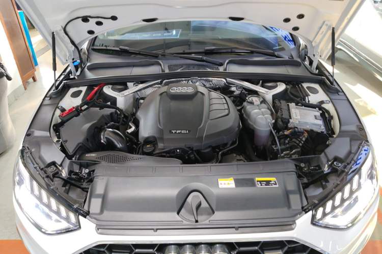 Used Audi A4L 2022 40 TFSI Fashion Dynamic Model Engine Bay