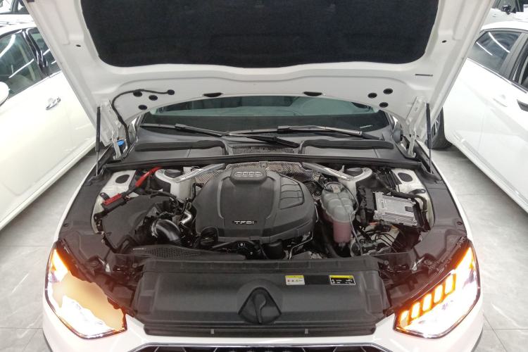 Used Audi A4L 2022 40 TFSI Fashion Dynamic Model Engine Bay