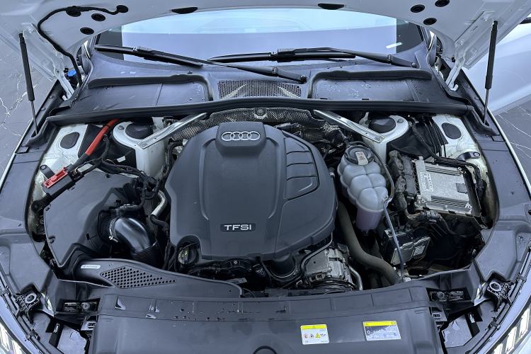 Used Audi A4L 2022 40 TFSI Fashion Dynamic Model Engine Bay