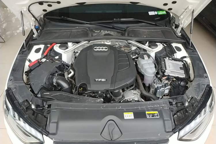 Used Audi A4L 2022 40 TFSI Fashion Dynamic Model Engine Bay