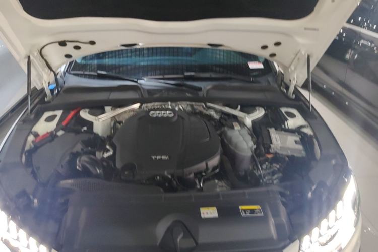Used Audi A4L 2022 40 TFSI Luxury Dynamic Model Engine Bay