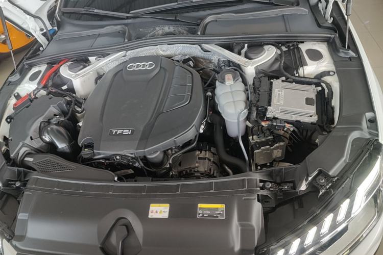 Used Audi A4L 2022 40 TFSI Luxury Dynamic Model Engine Bay