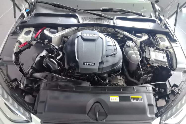 Used Audi A4L 2022 40 TFSI Luxury Dynamic Model Engine Bay