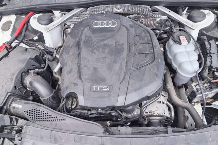 Used Audi A4L 2022 40 TFSI Fashion Dynamic Model Engine Bay