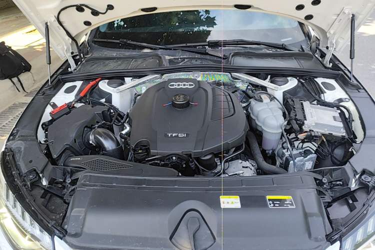 Used Audi A4L 2022 40 TFSI Fashion Dynamic Model Engine Bay