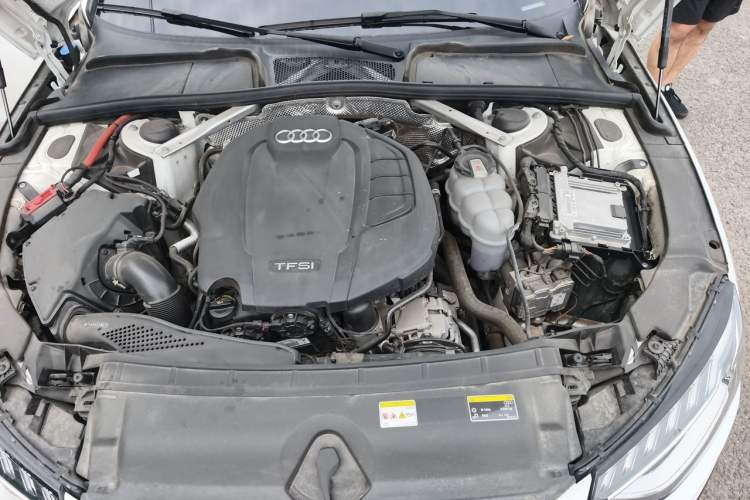 Used Audi A4L 2022 40 TFSI Luxury Dynamic Model Engine Bay