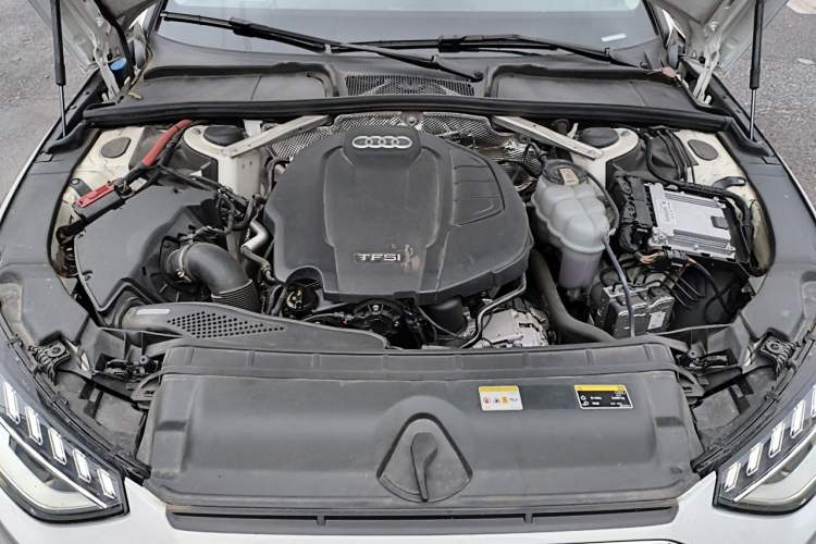 Used Audi A4L 2022 40 TFSI Fashion Dynamic Model Engine Bay