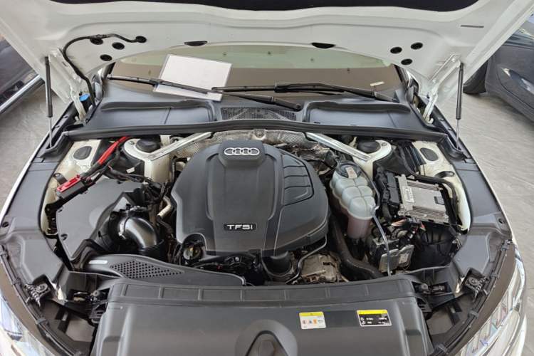 Used Audi A4L 2022 40 TFSI Fashion Dynamic Model Engine Bay