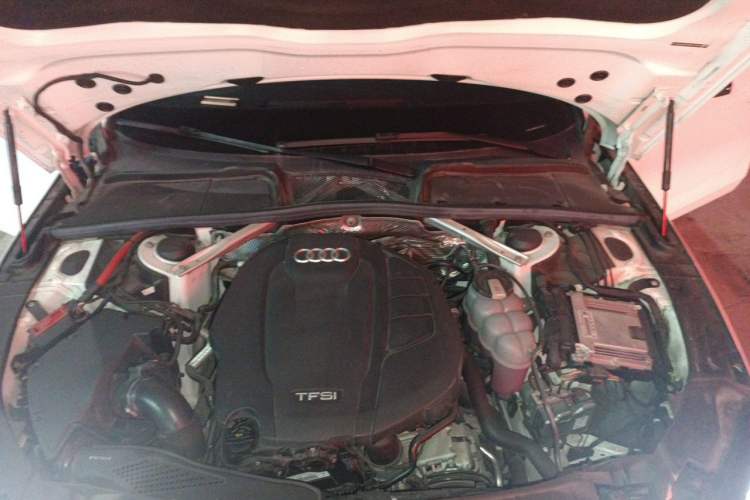 Used Audi A4L 2022 40 TFSI Luxury Dynamic Model Engine Bay