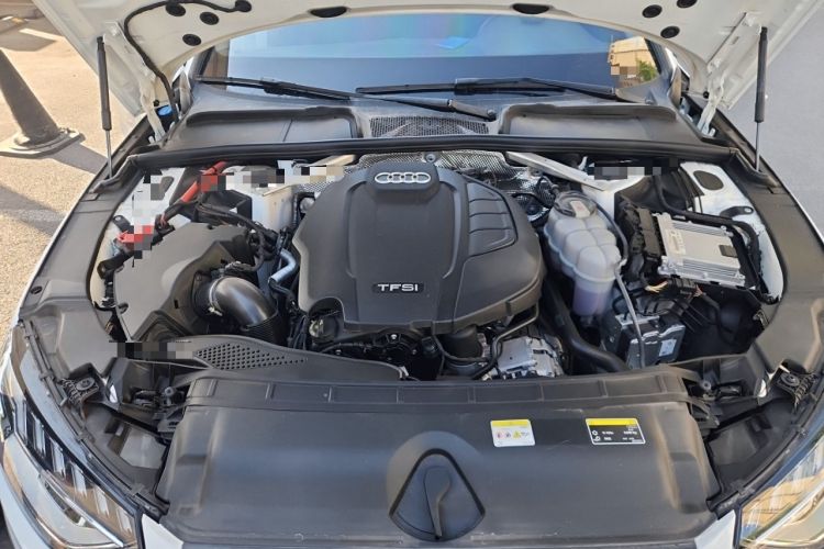 Used Audi A4L 2022 40 TFSI Fashion Dynamic Model Engine Bay