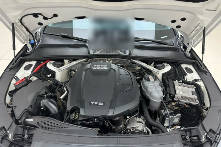 Used Audi A4L 2022 40 TFSI Fashion Dynamic Model Engine Bay
