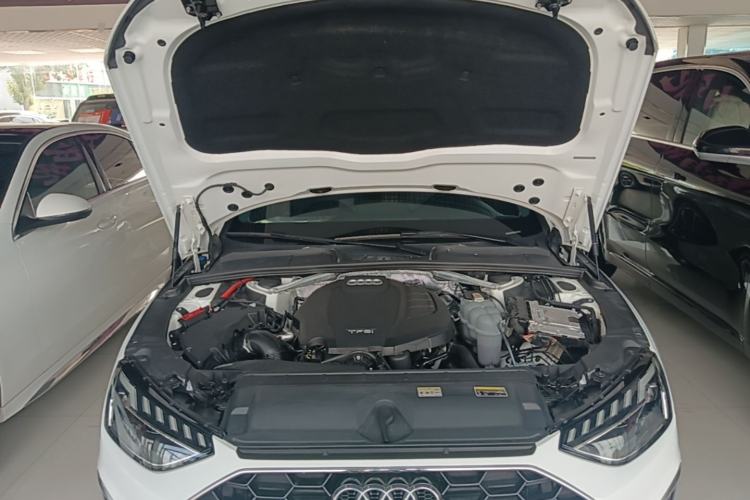 Used Audi A4L 2022 40 TFSI Fashion Dynamic Model Engine Bay