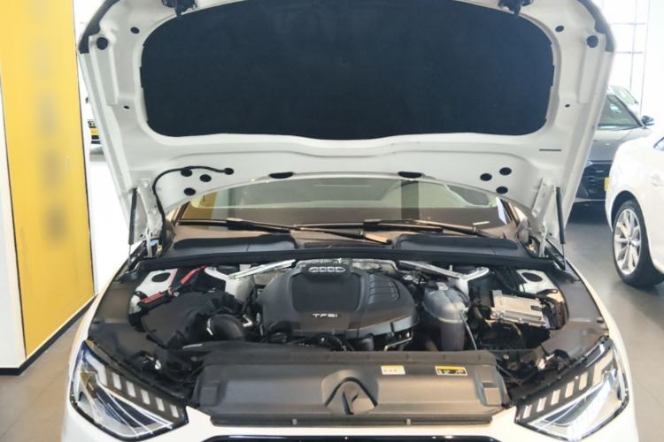 Used Audi A4L 2022 40 TFSI Fashion Dynamic Model Engine Bay
