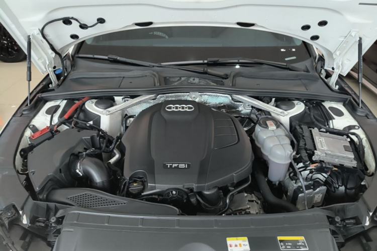 Used Audi A4L 2022 40 TFSI Fashion Dynamic Model Engine Bay