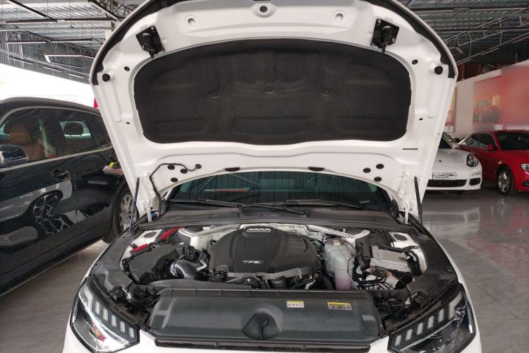 Used Audi A4L 2022 40 TFSI Fashion Dynamic Model Engine Bay