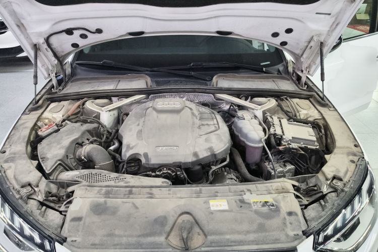 Used Audi A4L 2022 40 TFSI Fashion Dynamic Model Engine Bay