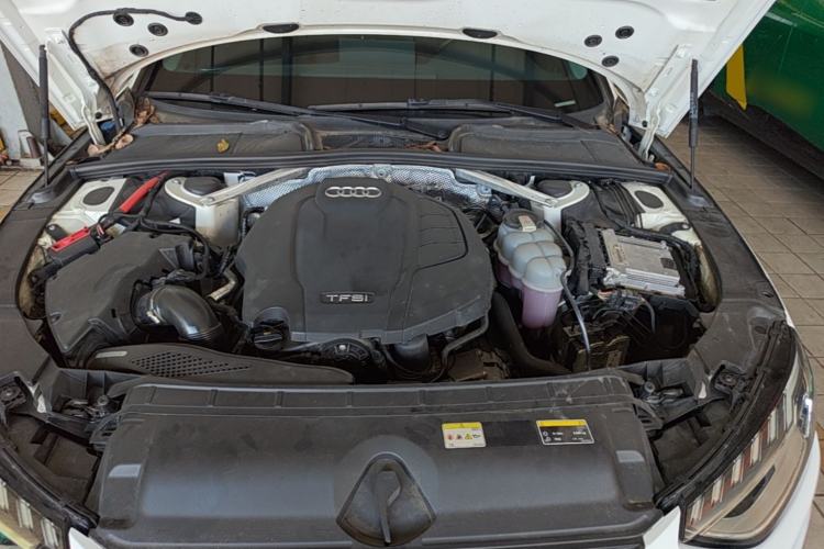 Used Audi A4L 2022 40 TFSI Fashion Dynamic Model Engine Bay