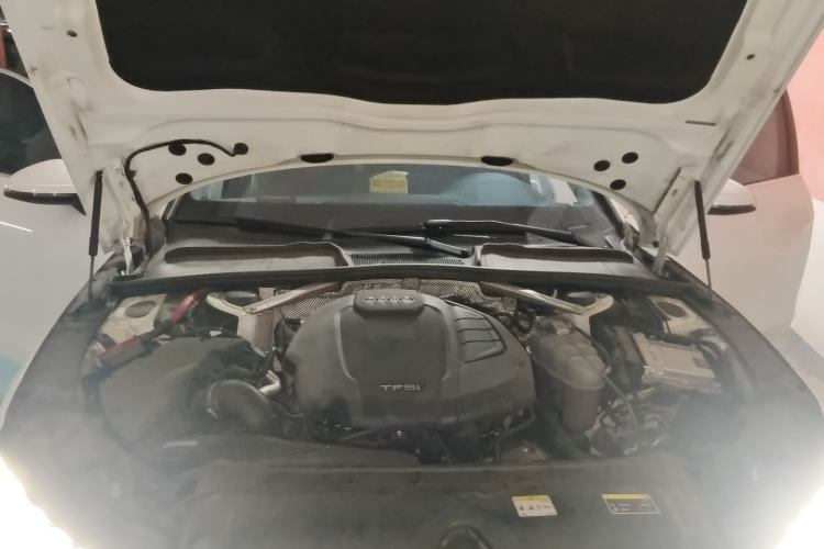 Used Audi A4L 2022 40 TFSI Fashion Dynamic Model Engine Bay