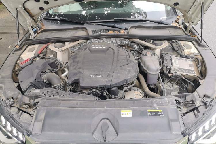 Used Audi A4L 2022 40 TFSI Luxury Dynamic Model Engine Bay