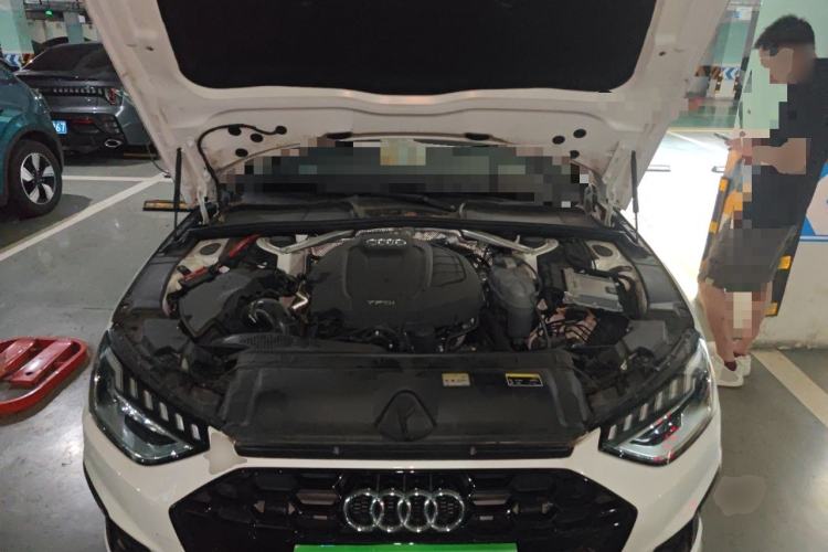 Used Audi A4L 2022 40 TFSI Luxury Dynamic Model Engine Bay