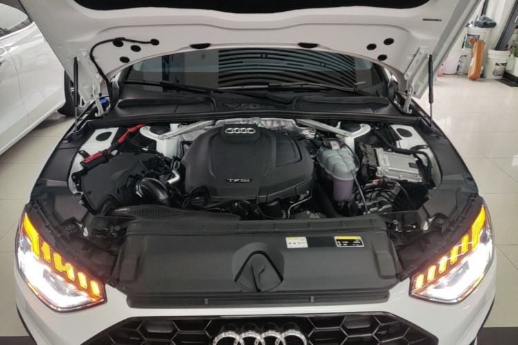 Used Audi A4L 2022 40 TFSI Luxury Dynamic Model Engine Bay
