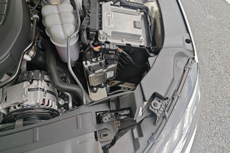Used Audi A4L 2022 40 TFSI Luxury Dynamic Model Engine Bay Left