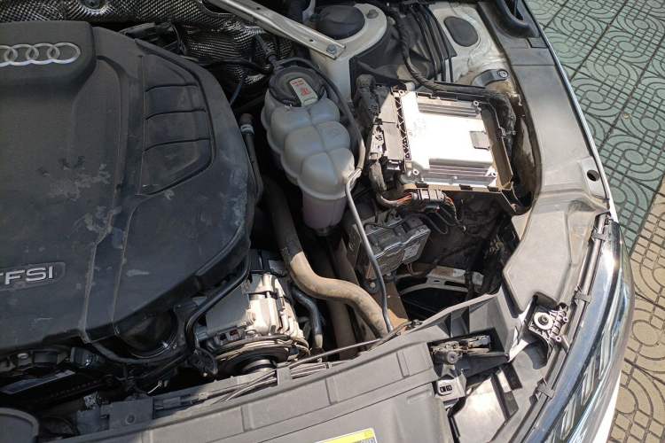 Used Audi A4L 2022 40 TFSI Luxury Dynamic Model Engine Bay Left