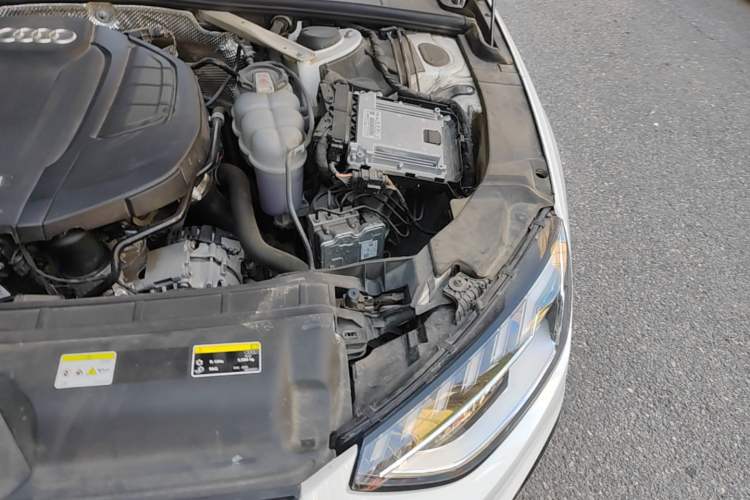 Used Audi A4L 2022 40 TFSI Luxury Dynamic Model Engine Bay Left
