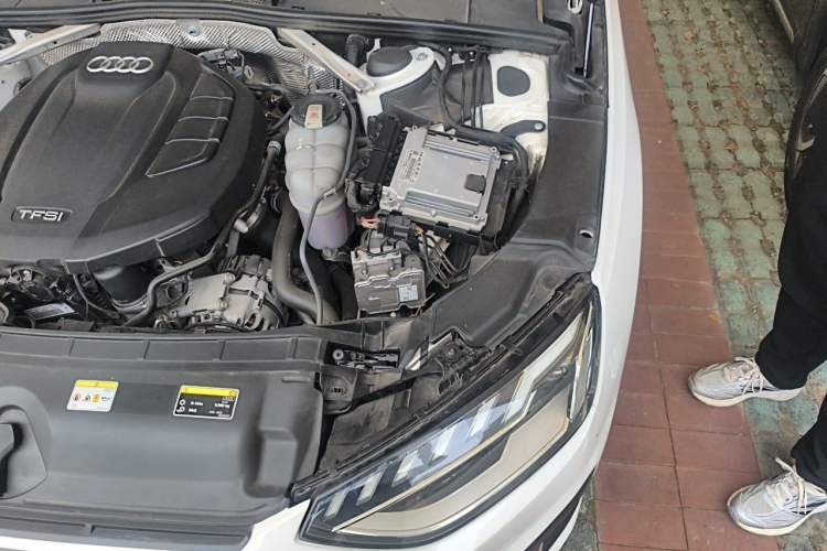 Used Audi A4L 2022 40 TFSI Luxury Dynamic Model Engine Bay Left