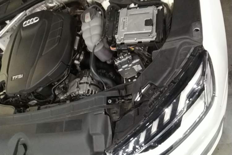 Used Audi A4L 2022 40 TFSI Luxury Dynamic Model Engine Bay Left