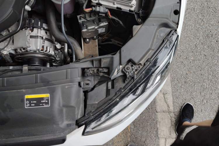 Used Audi A4L 2022 40 TFSI Luxury Dynamic Model Engine Bay Left