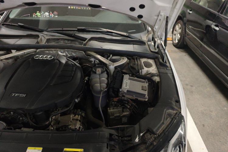 Used Audi A4L 2022 40 TFSI Luxury Dynamic Model Engine Bay Left