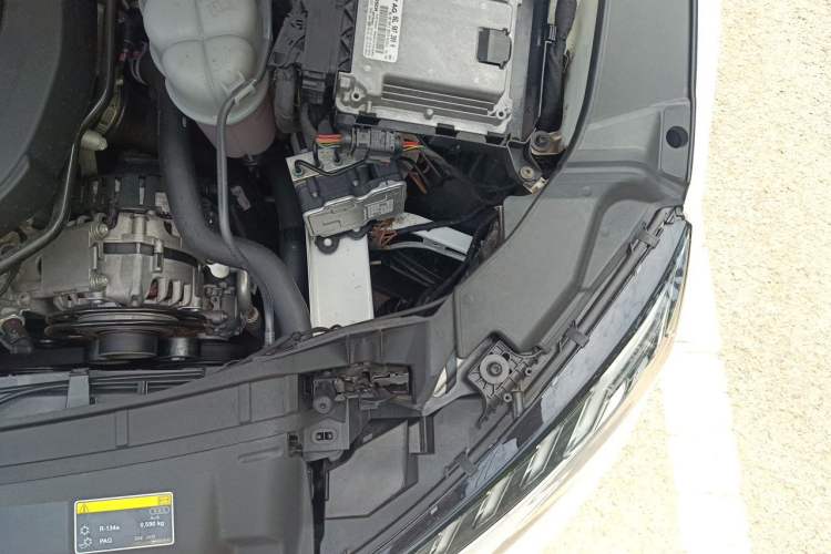 Used Audi A4L 2022 40 TFSI Luxury Dynamic Model Engine Bay Left