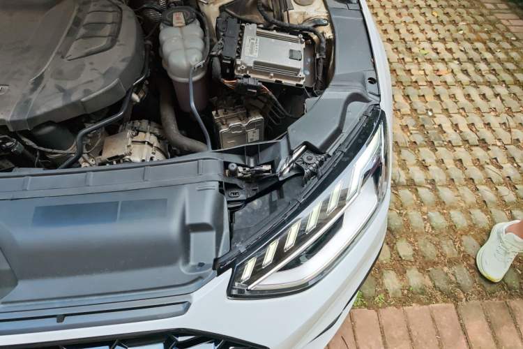Used Audi A4L 2022 40 TFSI Luxury Dynamic Model Engine Bay Left