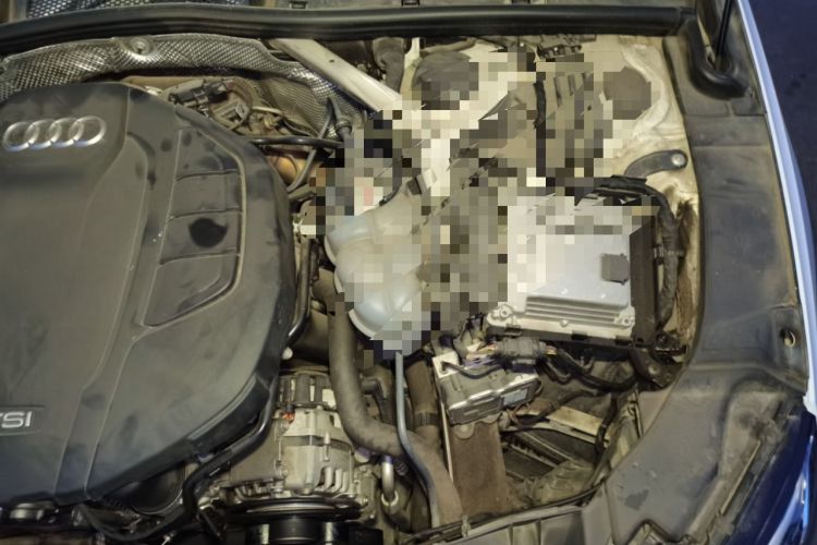 Used Audi A4L 2022 40 TFSI Luxury Dynamic Model Engine Bay Left