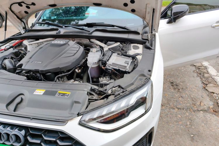 Used Audi A4L 2022 40 TFSI Luxury Dynamic Model Engine Bay Left