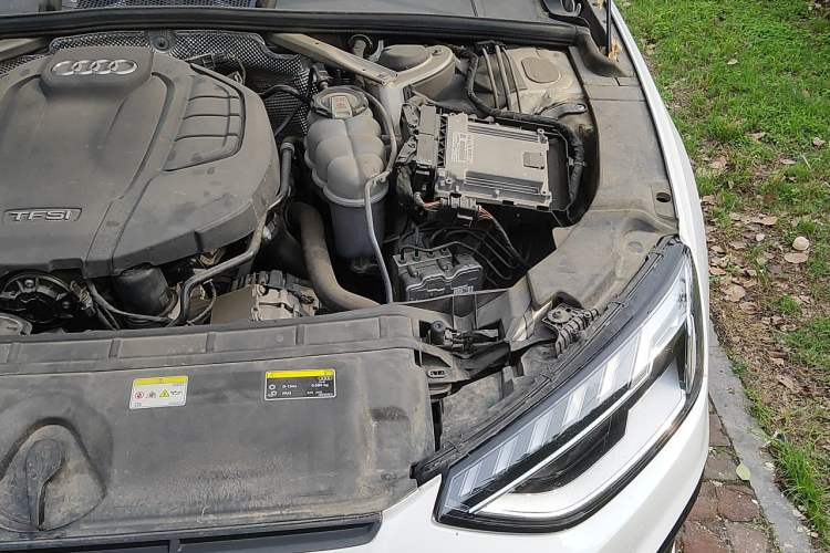 Used Audi A4L 2022 40 TFSI Luxury Dynamic Model Engine Bay Left