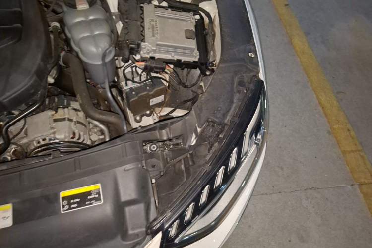Used Audi A4L 2022 40 TFSI Luxury Dynamic Model Engine Bay Left