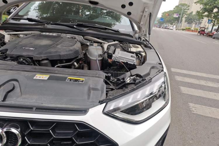 Used Audi A4L 2022 40 TFSI Luxury Dynamic Model Engine Bay Left