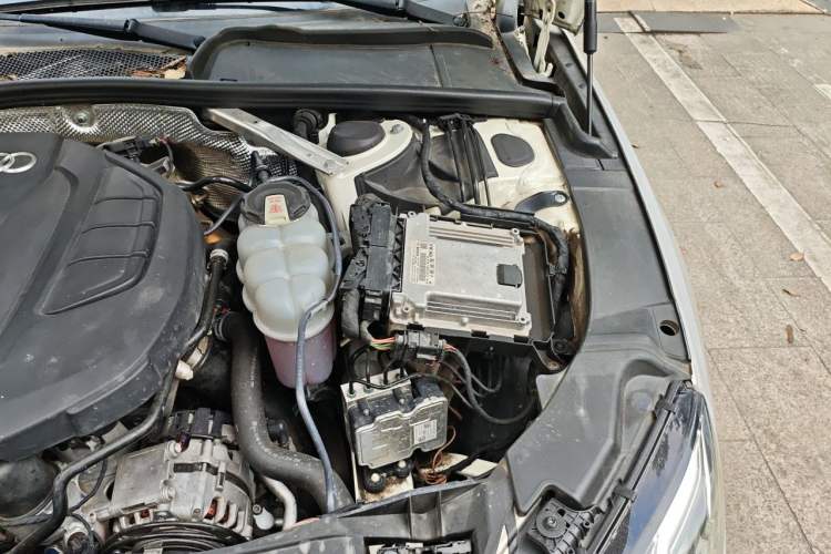 Used Audi A4L 2022 40 TFSI Fashion Dynamic Model Engine Bay Left