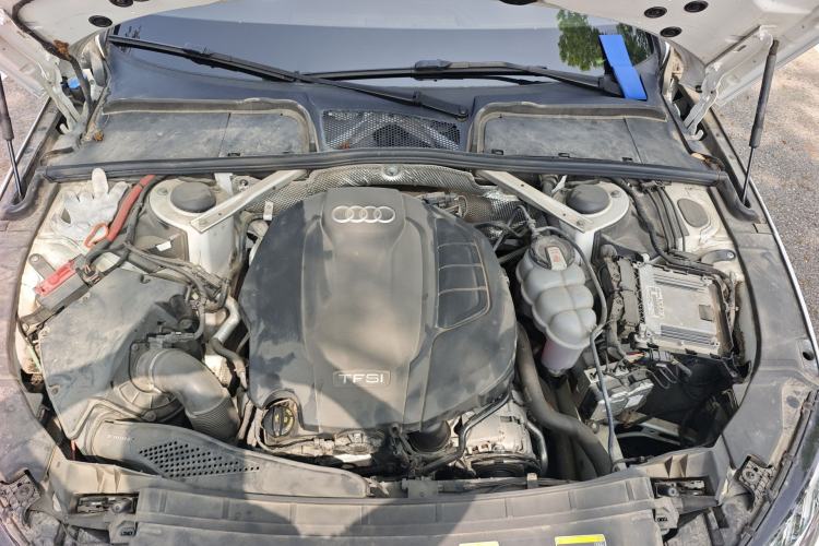 Used Audi A4L 2022 40 TFSI Fashion Dynamic Model Engine Bay