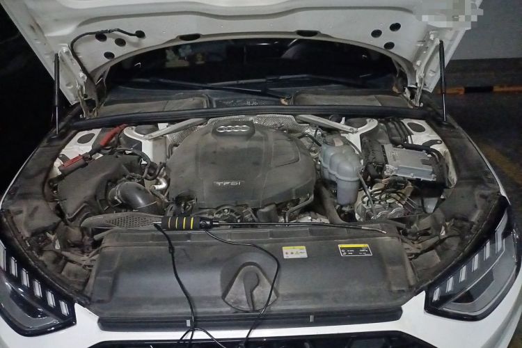 Used Audi A4L 2022 40 TFSI Luxury Dynamic Model Engine Bay