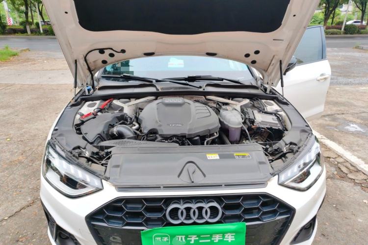 Used Audi A4L 2022 40 TFSI Luxury Dynamic Model Engine Bay
