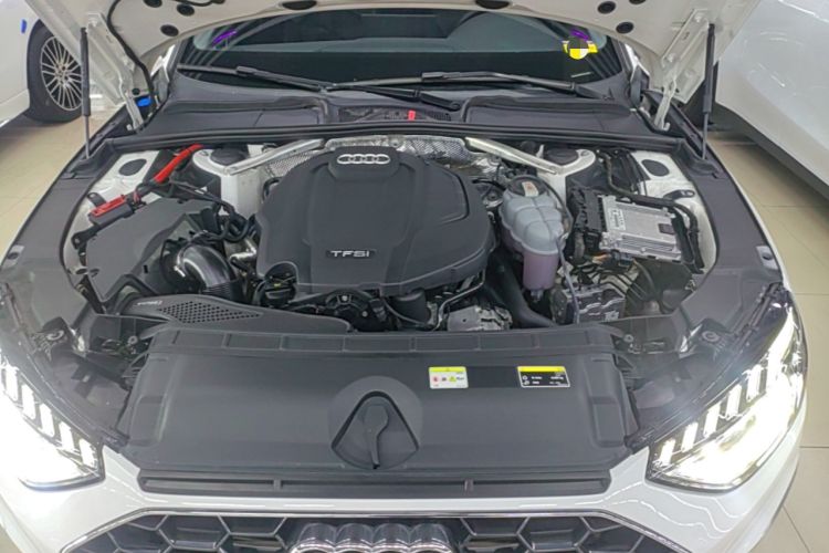 Used Audi A4L 2022 40 TFSI Fashion Dynamic Model Engine Bay