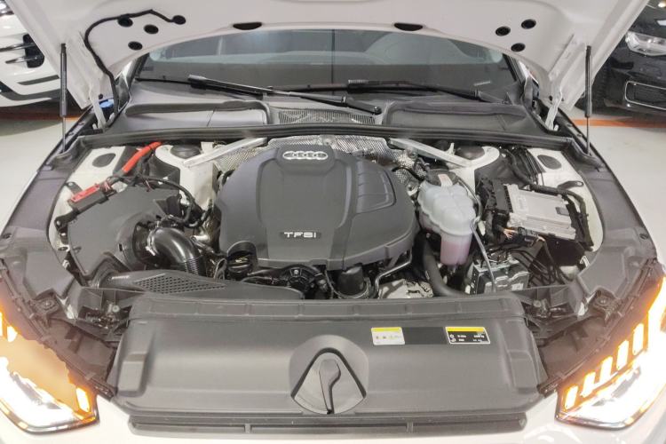 Used Audi A4L 2022 40 TFSI Fashion Dynamic Model Engine Bay