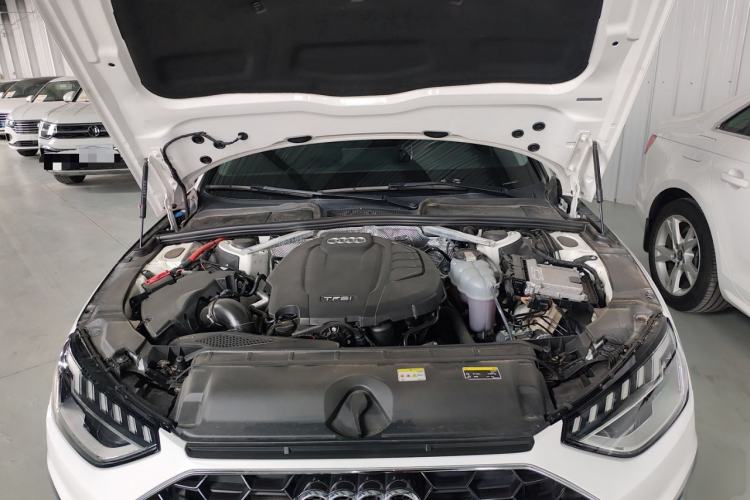 Used Audi A4L 2022 40 TFSI Fashion Dynamic Model Engine Bay