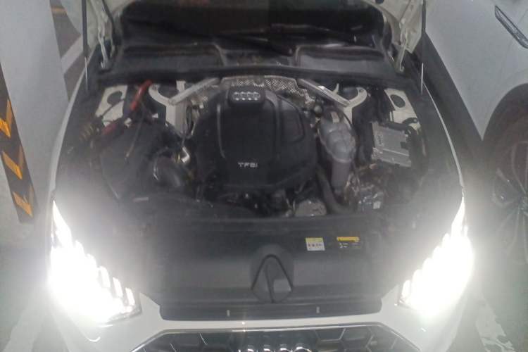 Used Audi A4L 2022 40 TFSI Fashion Dynamic Model Engine Bay